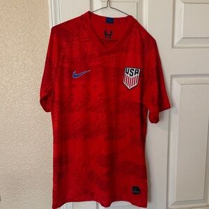 Nike Red USA Soccer training jersey men’s XL. (Slim, Fits more like a large)